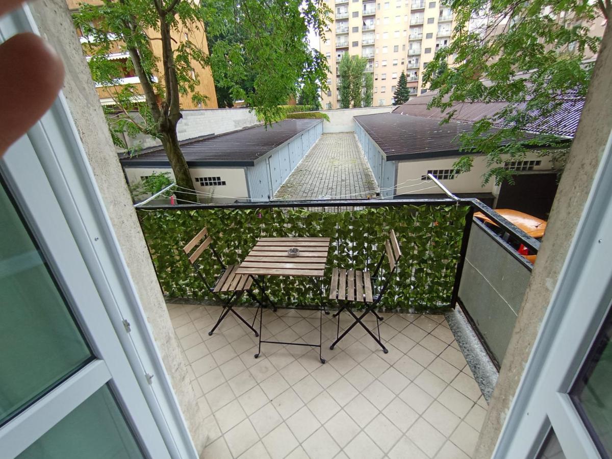 Apartament Famagosta Milanoアパートメント エクステリア 写真