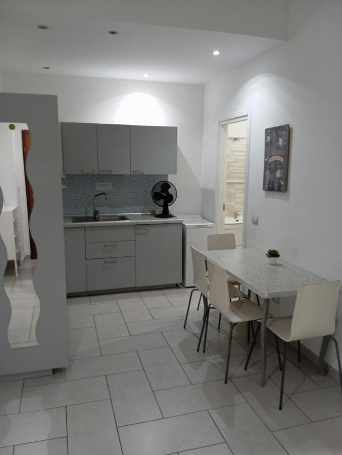 Apartament Famagosta Milanoアパートメント エクステリア 写真