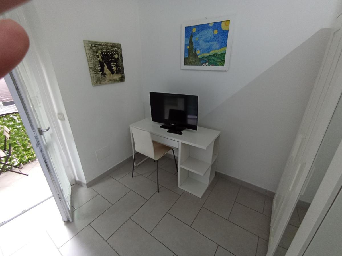 Apartament Famagosta Milanoアパートメント エクステリア 写真